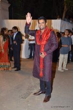 madhavan at Boman Irani_s son wedding reception on 20th Nov 2011.JPG